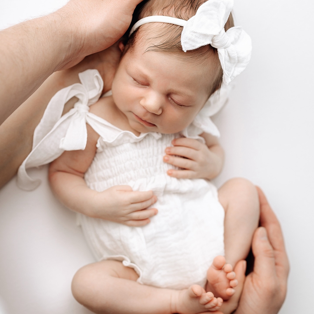 Infant Photography Props Outfit - Weiche Neugeborenen-Fotografie-Requisiten Weißer Musselin-Rüschen-Strampler Baby-Fotoshooting-Outfit Ärmelloses