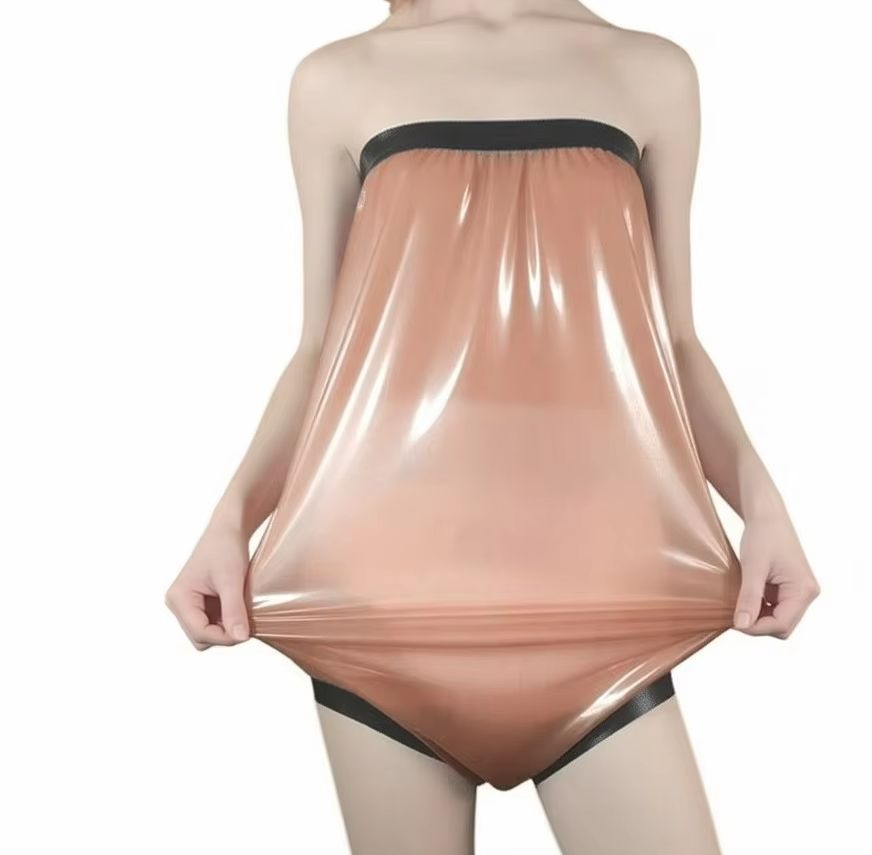 Diapering - Transparente rosa Gummi-Shorts mit schwarzen, hochgeschnittenen